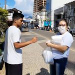 Manhuaçu distribui mascaras COVID abr20