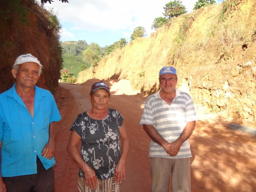 Palmeirinha calçamento morro Cruzeiro