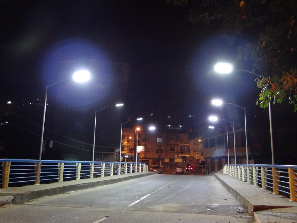 ponte iluminada proteçao