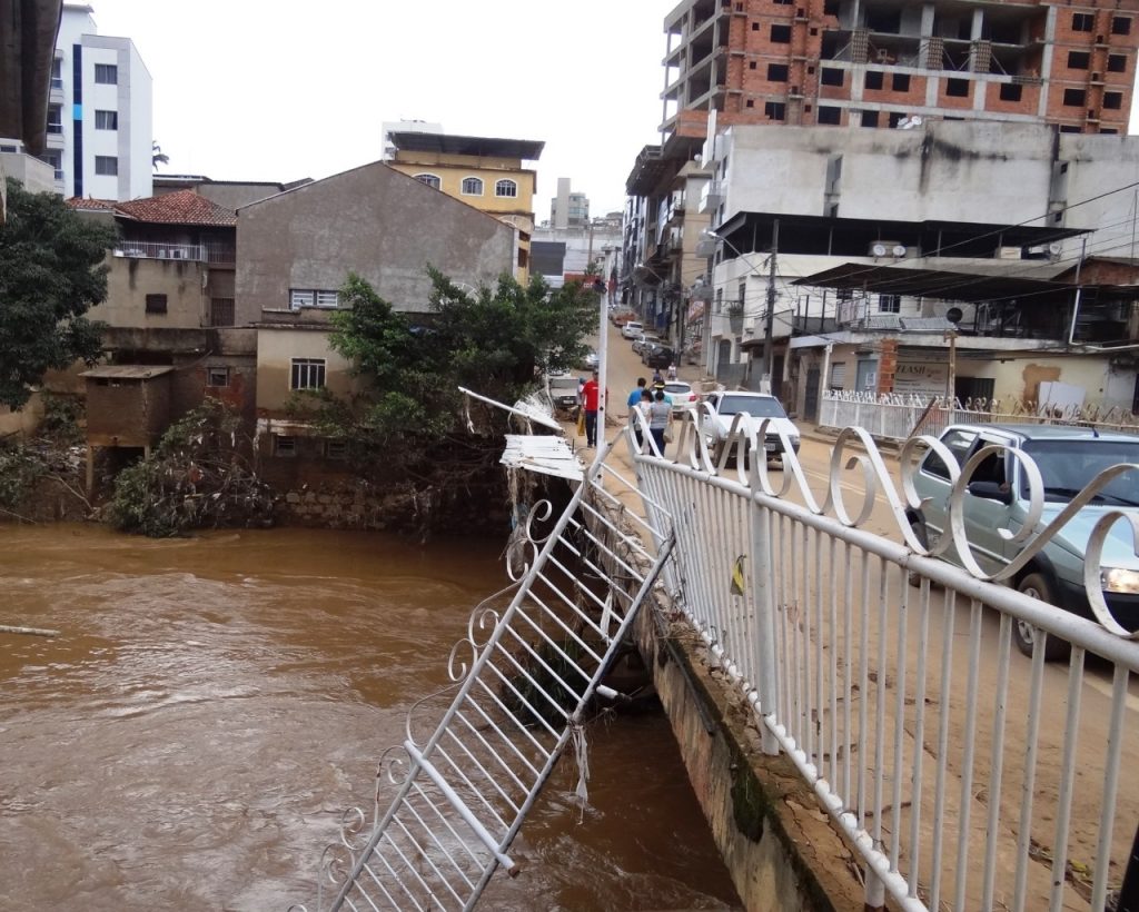 ponte Rua Leandro Gonçalves