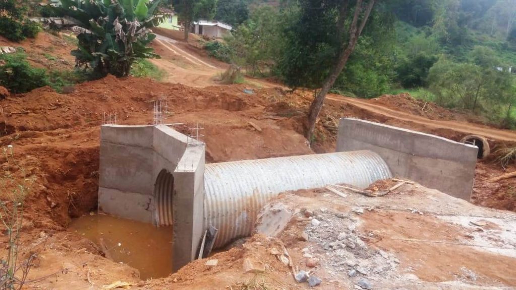 Manhuaçu ponte Santo Amaro tubulao armico