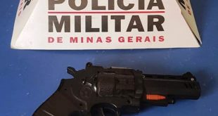 simulacro arma apreendido