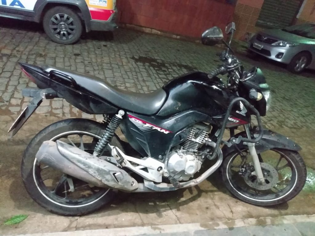 moto furtada encontrada PM