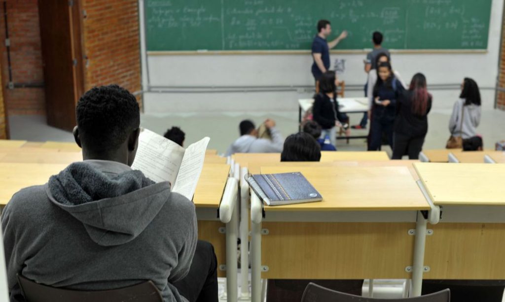 sala de aula alunos PROUNI